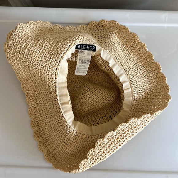 Packable straw hat - Picture 2 of 5